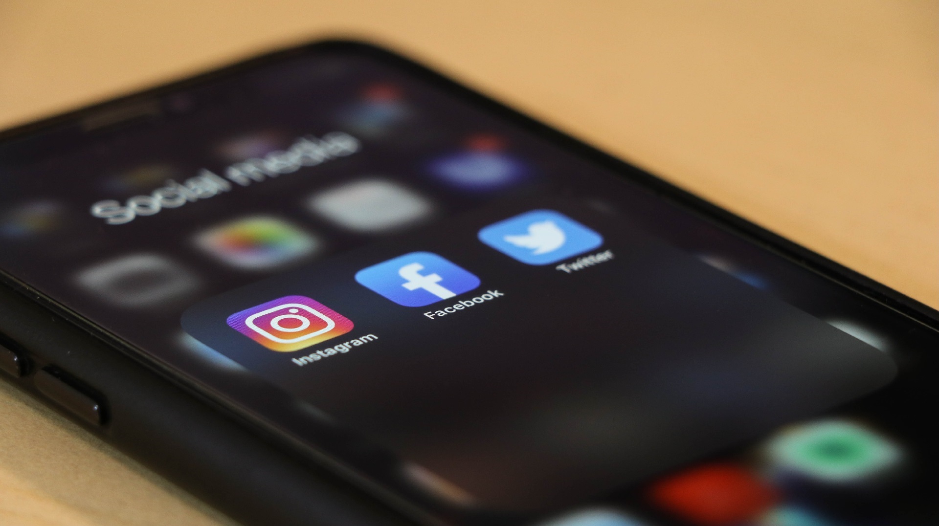 Facebook, Instagram, Linkedin… w jakich social mediach powinna komunikować się Twoja marka?